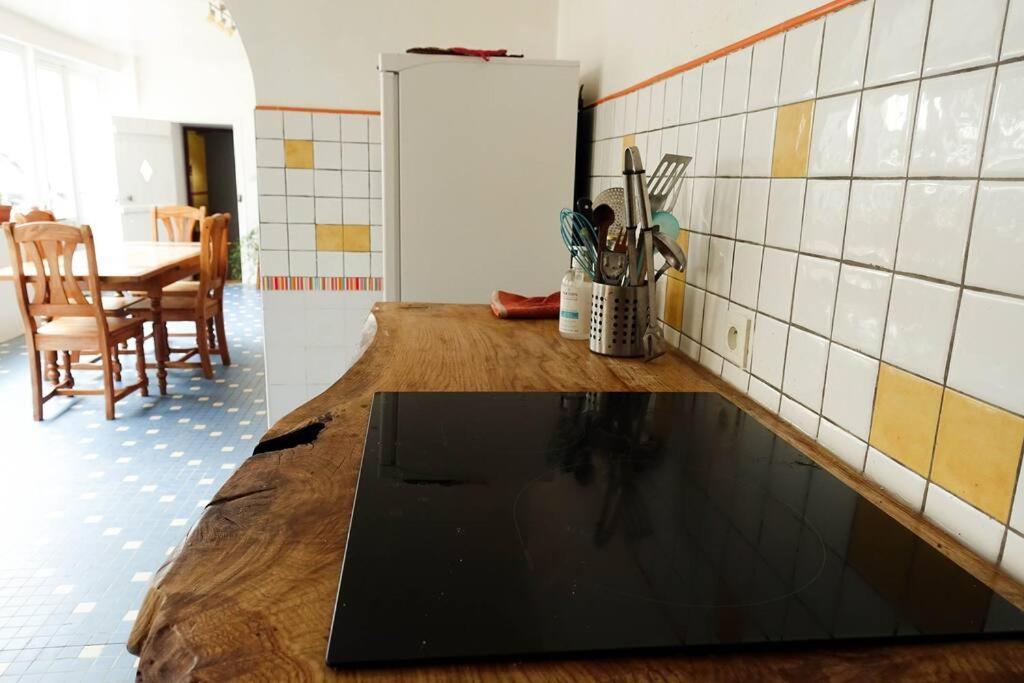 Gite Au Coeur D'Une Residence D'Artiste Saint-Aubin-de-Bonneval Kültér fotó