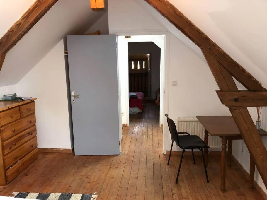 Gite Au Coeur D'Une Residence D'Artiste Saint-Aubin-de-Bonneval Kültér fotó